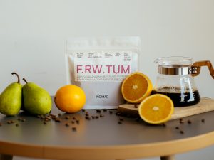 Przelew Miesiąca - listopad: Owocowa jesień z Nomad Coffee Przelew Miesiąca - listopad: Owocowa jesień z Nomad Coffee