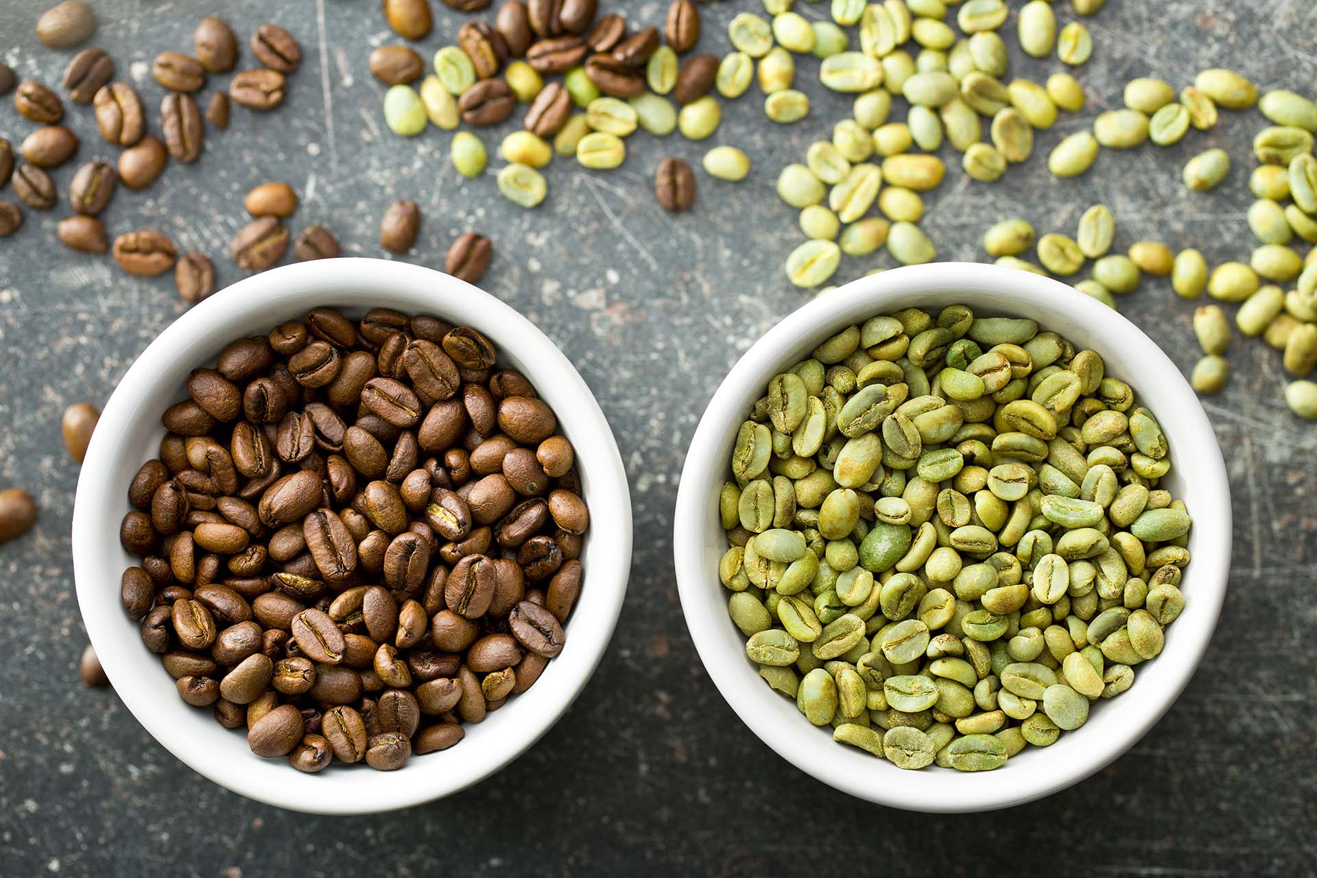 Porównanie kawa klasyczna i kawa zielona