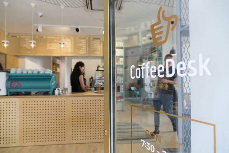 CoffeeDesk cumuje w Warszawie! Kawiarnia i sklep przy Wilczej już działa!