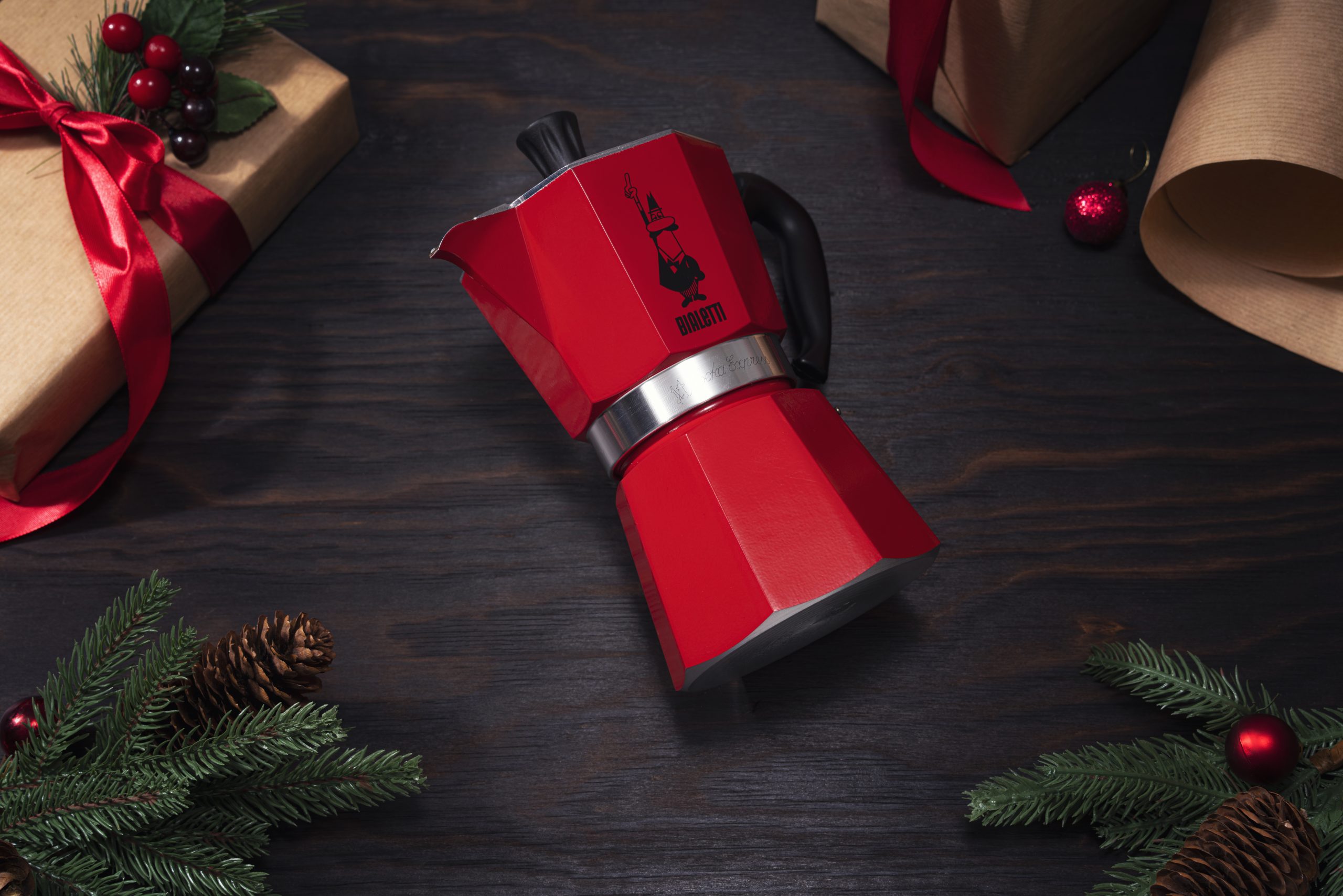 czerwona kawiarka Bialetti