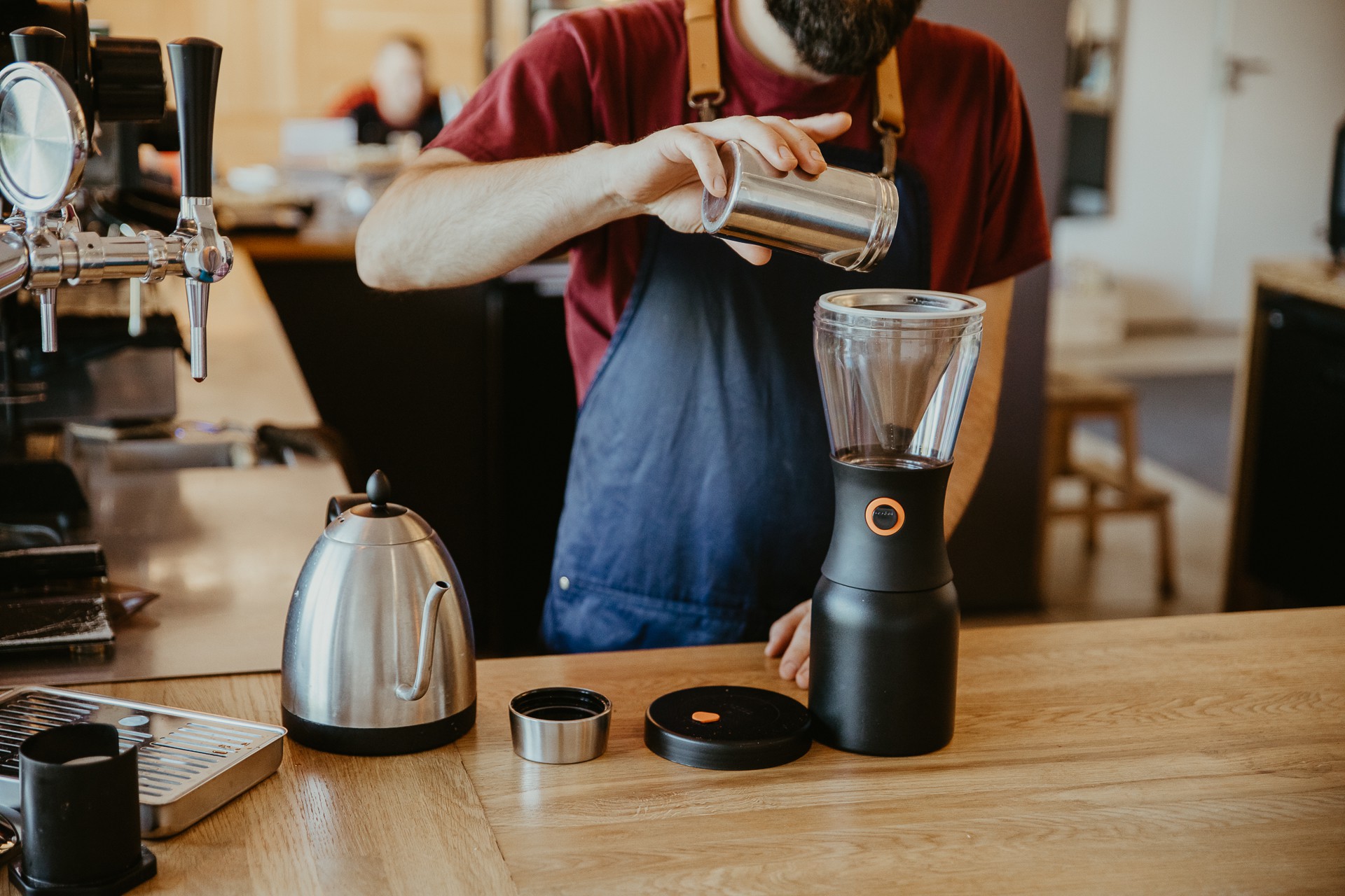 Przygotowywanie asobu cold brew