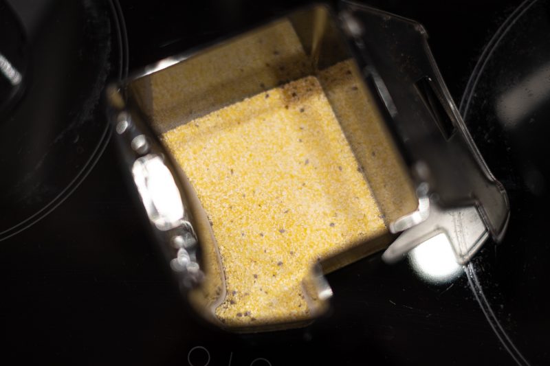 Pozostałość po zmielonych tabletkach do czyszczenia