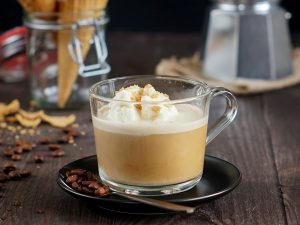 Cafe Affogato - jak przyrządzić pyszne lody z espresso? Przepis na kawowy deser