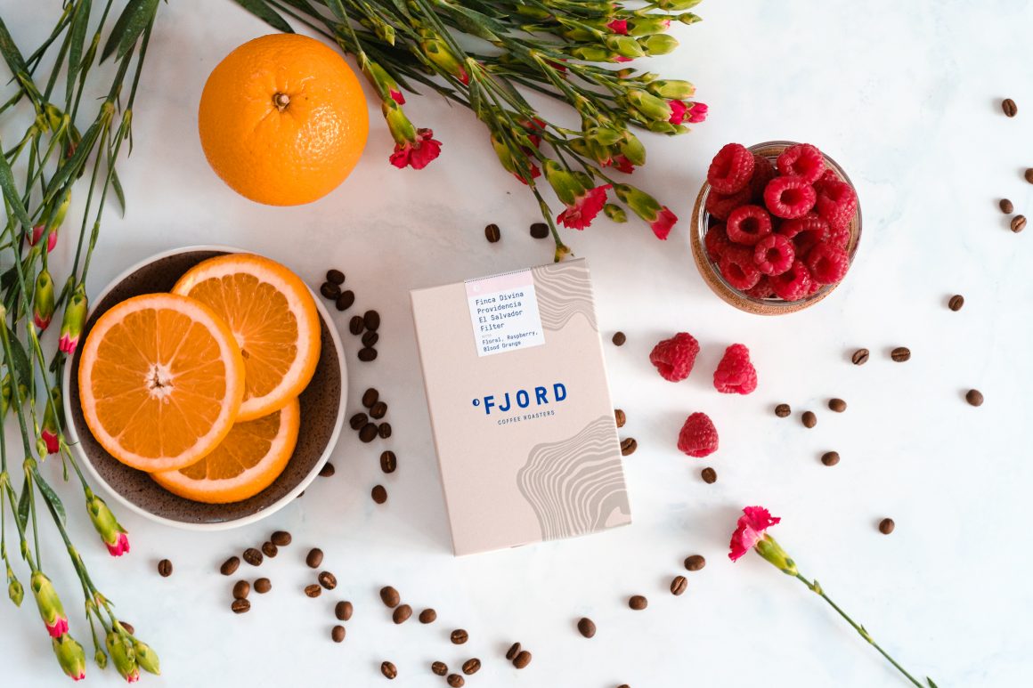 Fjord, kawa miesiąca, przelew miesiąca