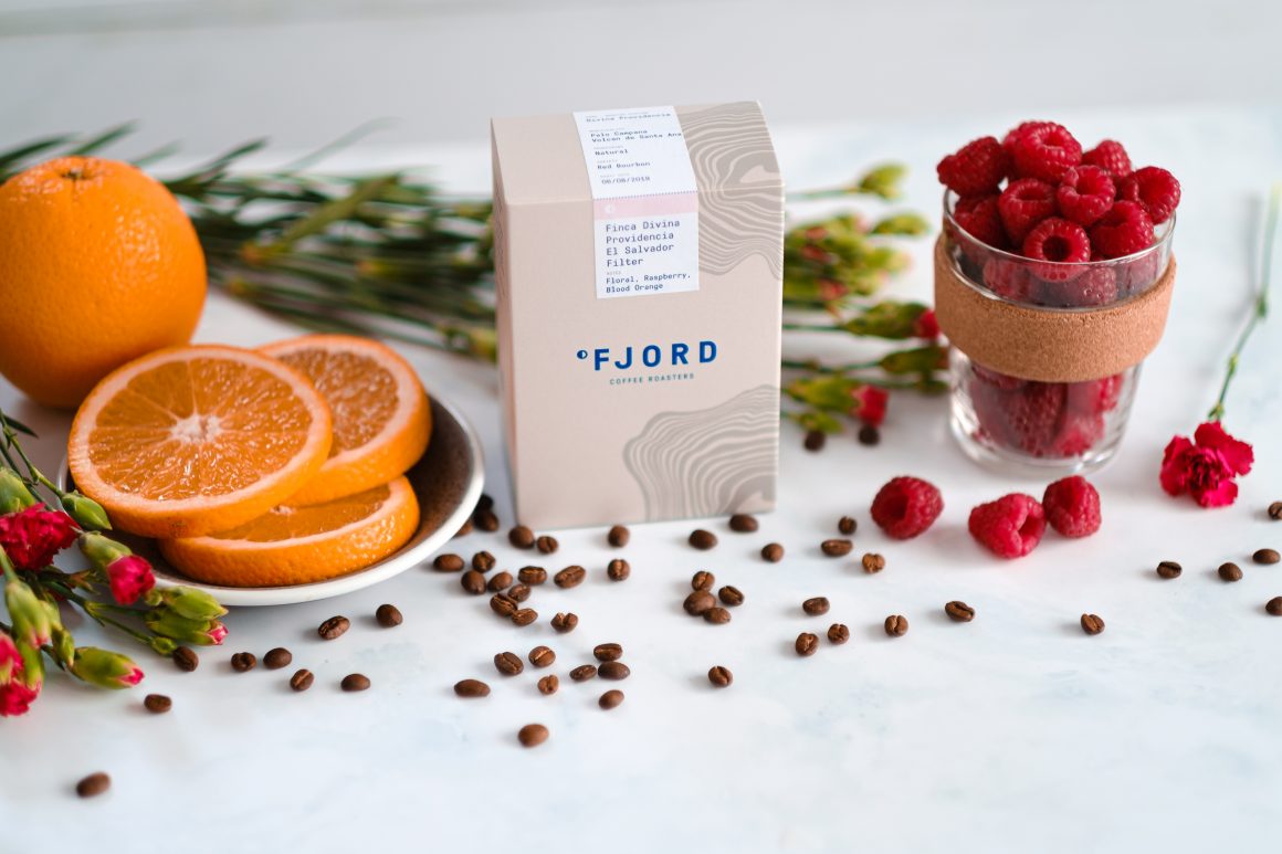 Fjord, kawa miesiąca, przelew miesiąca