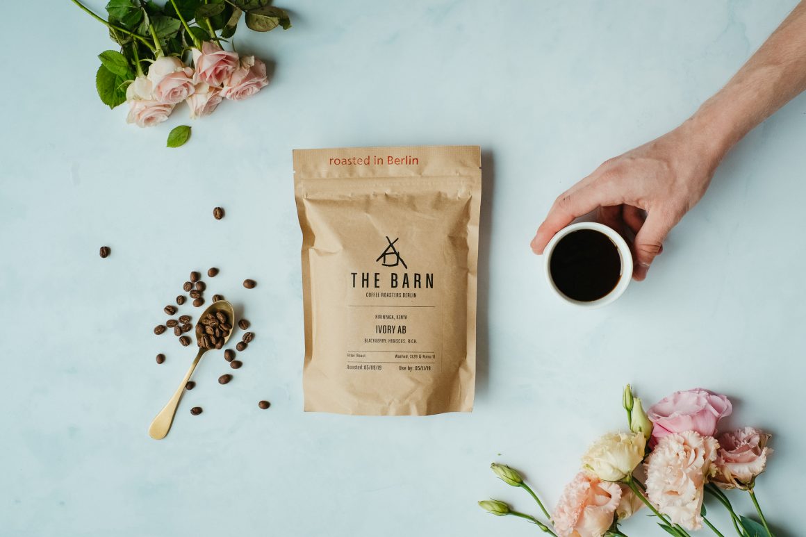 The Barn, Kenia Ivory AB, kawa, przelew miesiąca