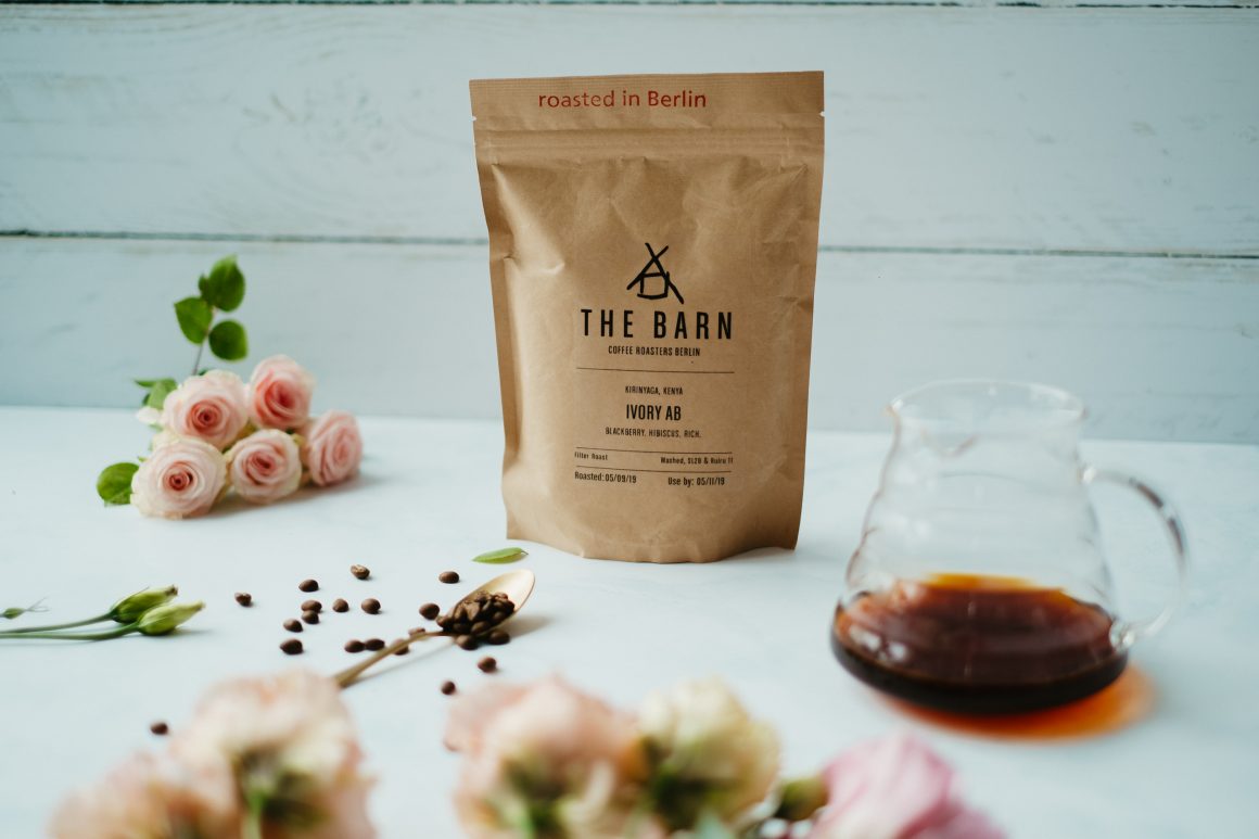 The Barn, Kenia Ivory AB, kawa, przelew miesiąca