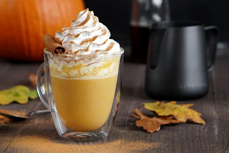 Pumpkin Spice Latte – przepis na dyniową kawę!