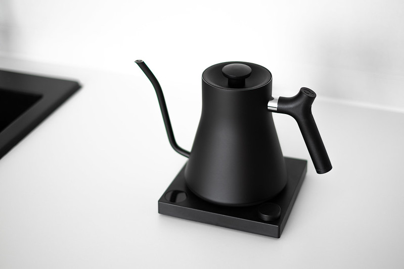 czajnig Fellow Stagg EKG w kuchni