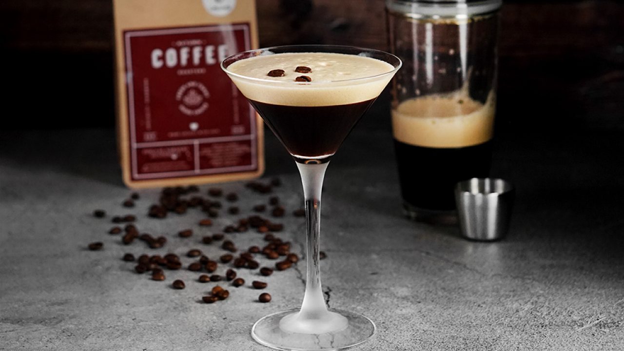 Espresso martini - recipe for a coffee cocktail - Blog Coffeedesk.com