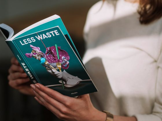 Książka Less Waste Polska