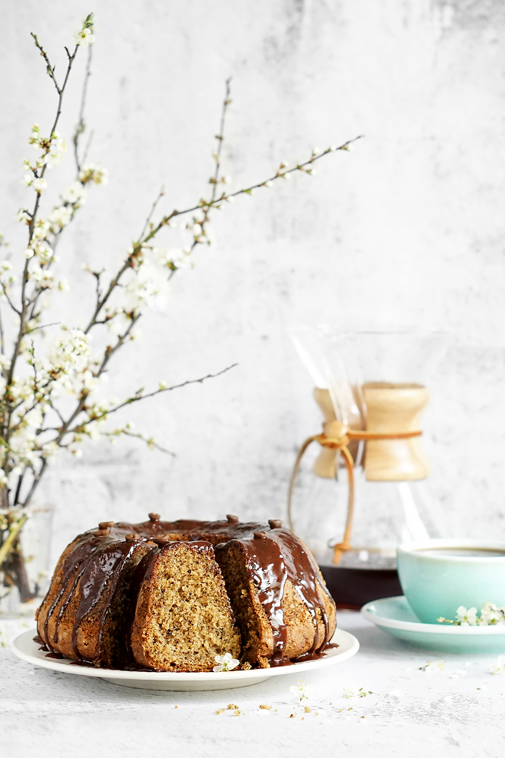 Wielkanocna babka kawowa z polewą czekoladową
