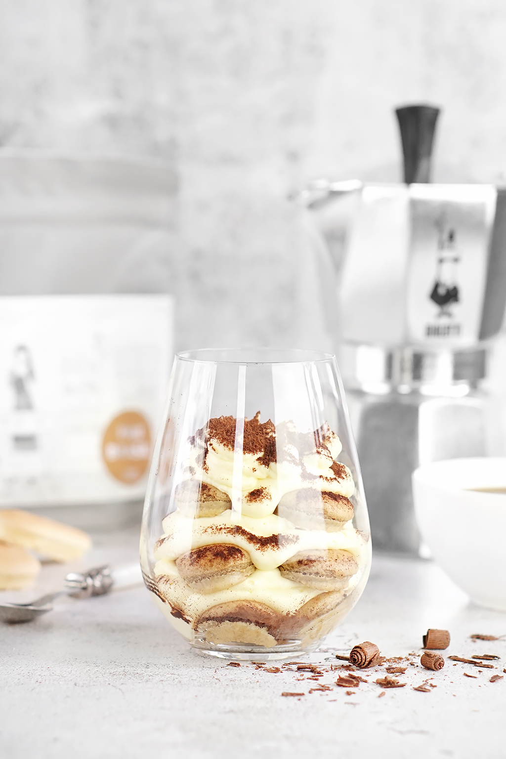 tiramisu w szklance nowoczesny sposób podania