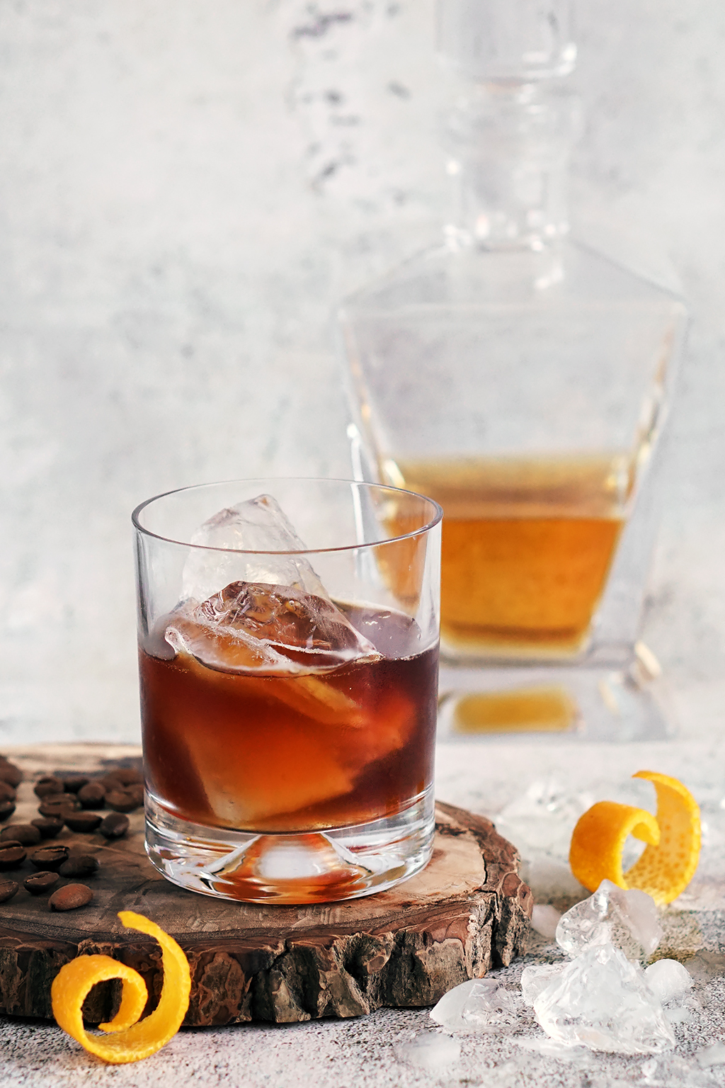 Kawa z whiskey – napój kawowy z alkoholem i lodem