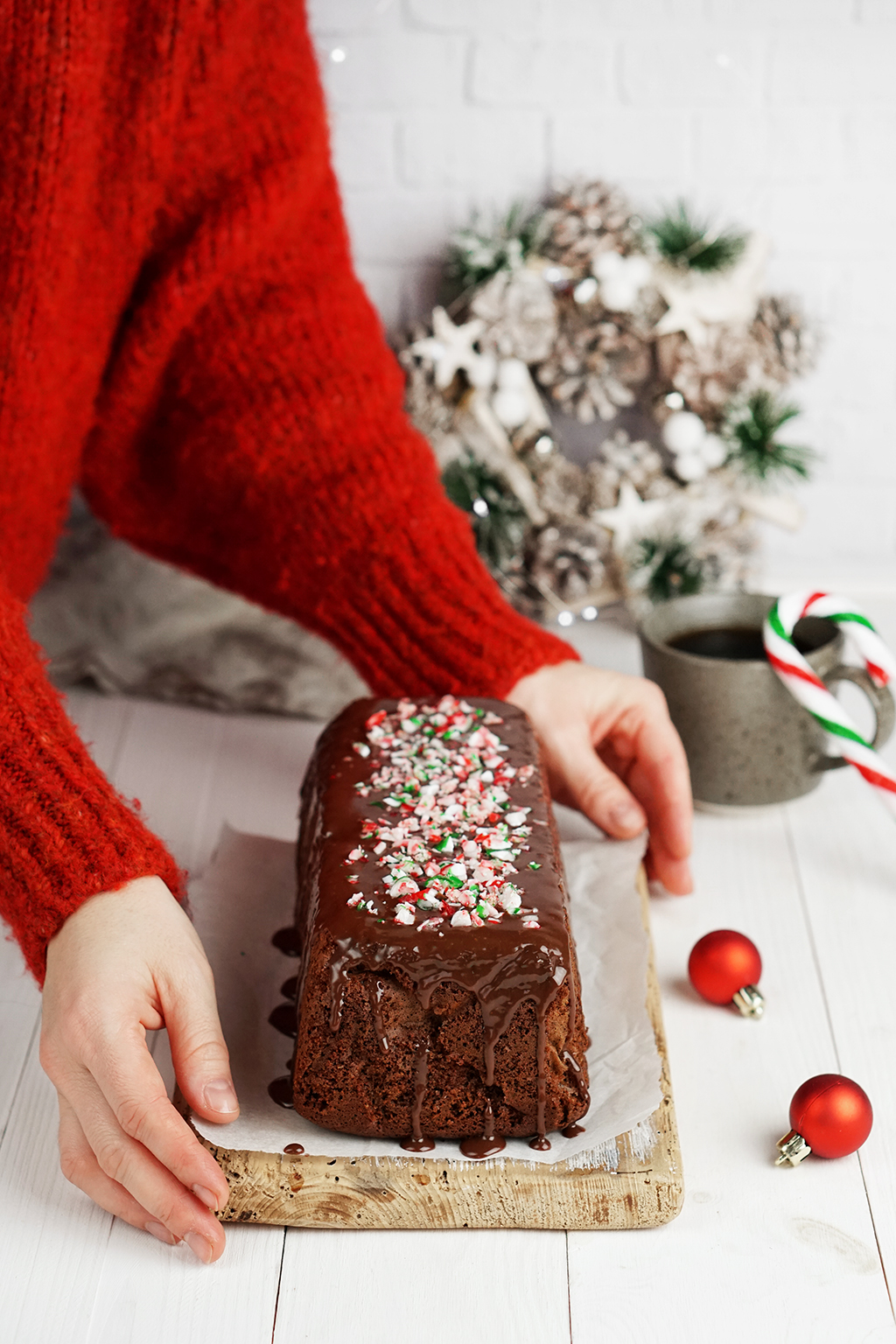 ciasto korzenne z dodatkiem kawy w polewie czekoladowej