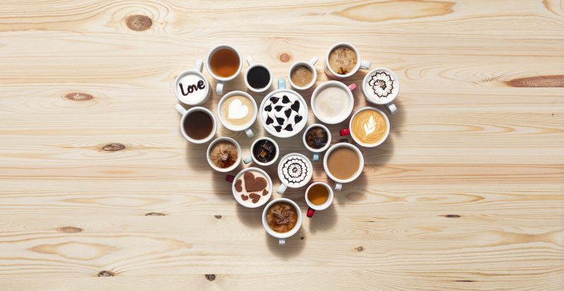 Kawa czy herbata? Która jest zdrowsza i którą z nich kochamy bardziej i dlaczego?
