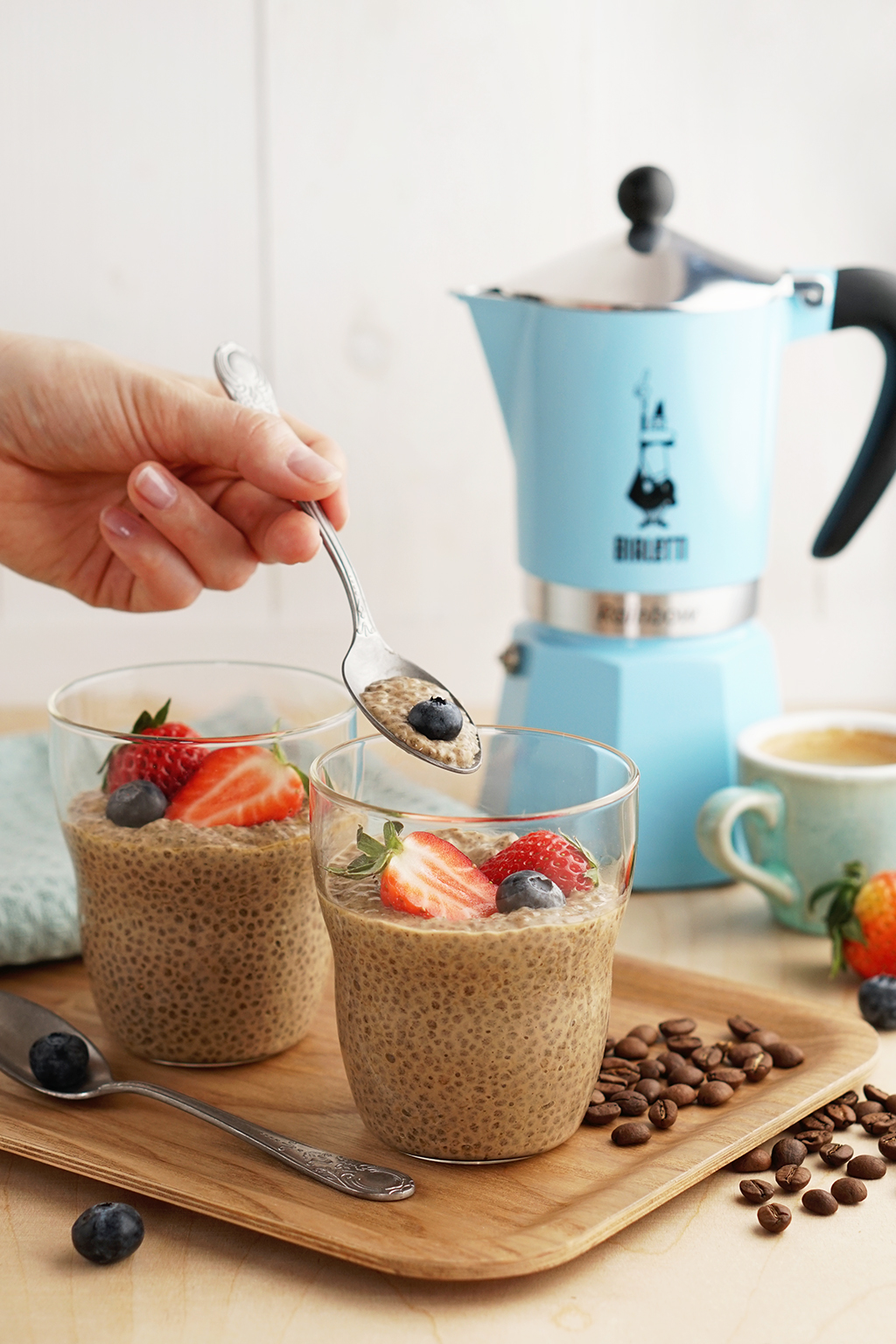 Fit deser kawowy z chia i owocami