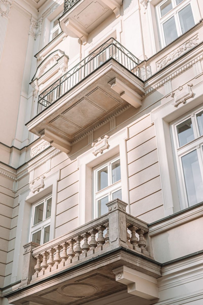 kamieniczki przy ulicy widok