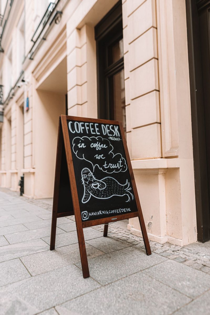 coffeedesk kawiarnia na próżnej