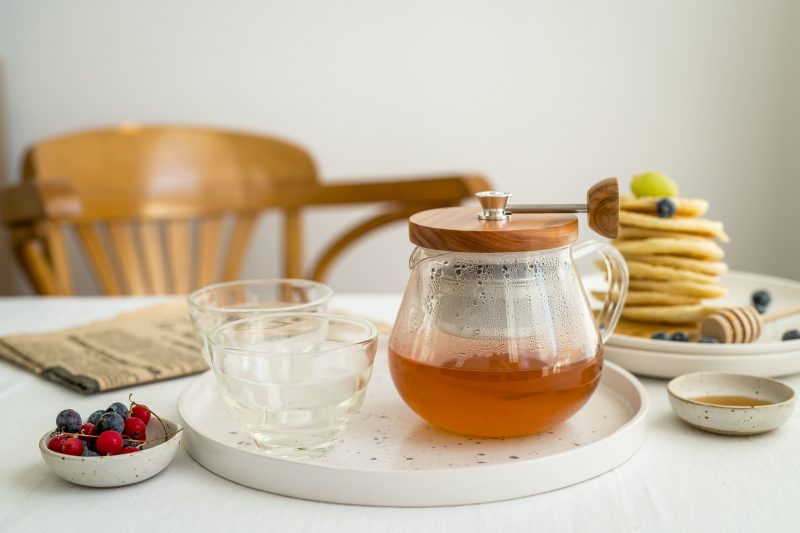 Prawdziwi herbaciani pasjonaci – kim są tea sommelierzy?