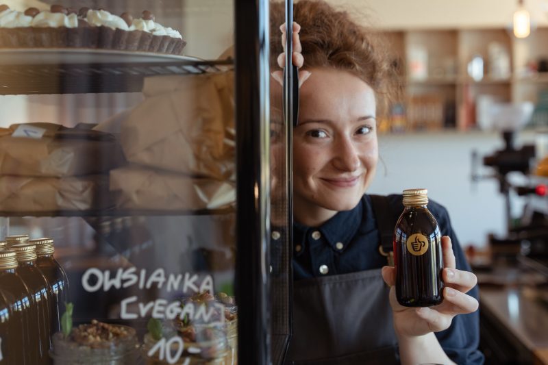 baristka z kawiarni bajkowe