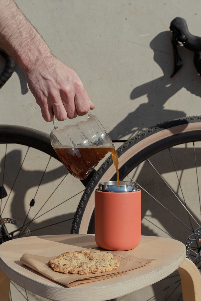 przelew z kawiarni na drogę