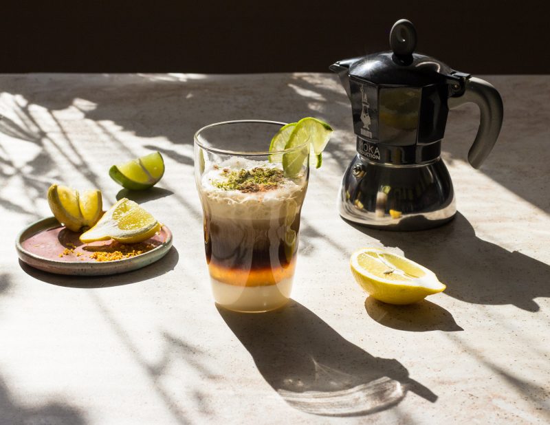 Kawa barraquito – co to jest? Przepis na kawę po kanaryjsku