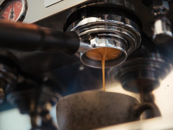 espresso z ekspresu ciśnieniowego