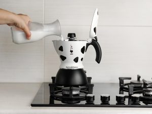 Łaciata kawiarka Bialetti Mukka, czyli szybka i prosta kawa mleczna