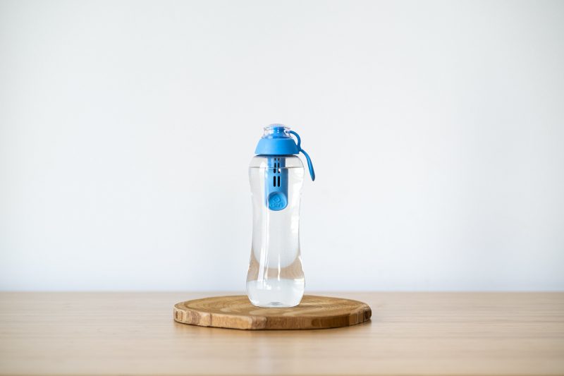 butelka filtrująca wodę
