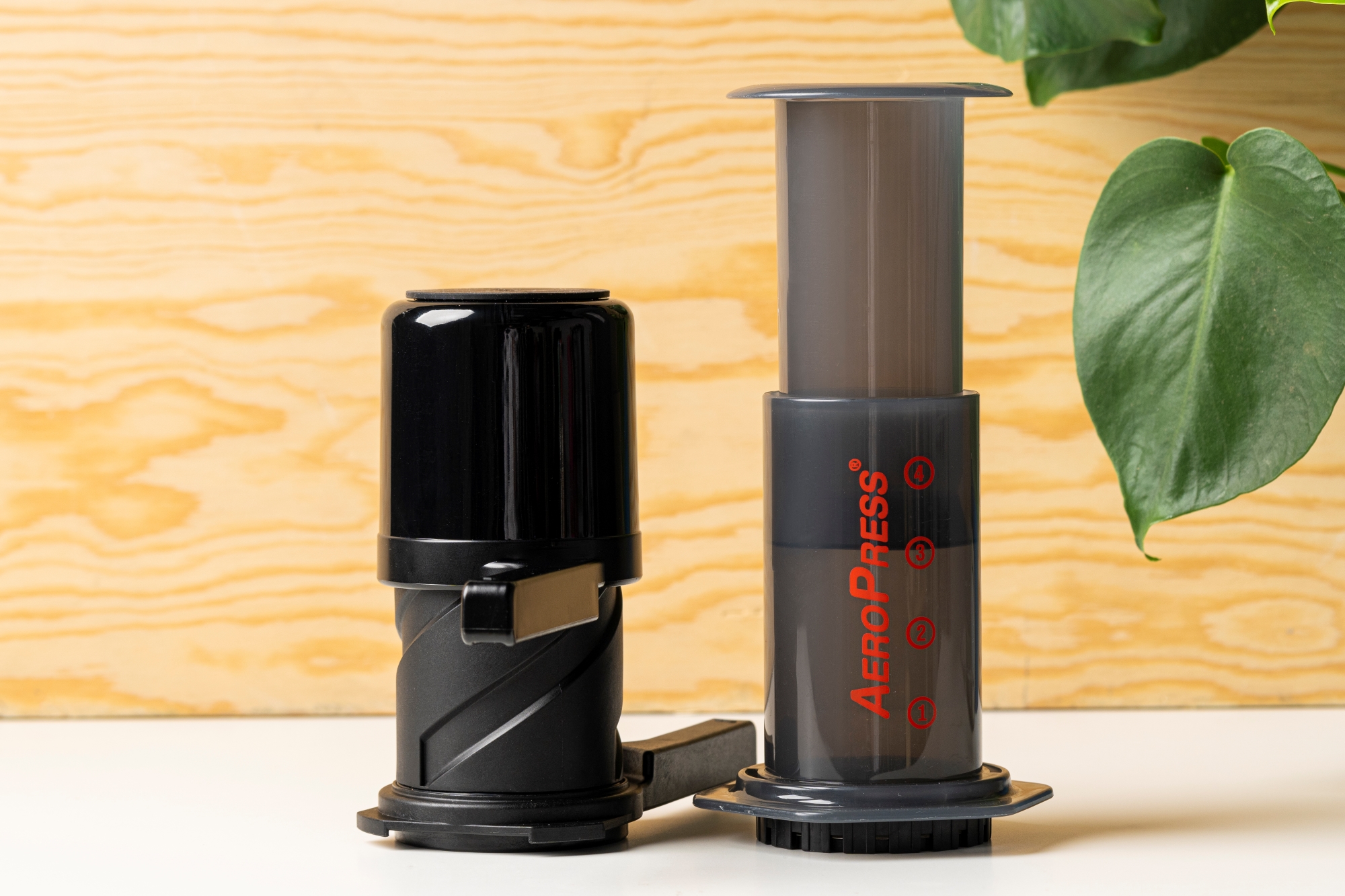 porównanie zaparzaczy - twist press i aeropress