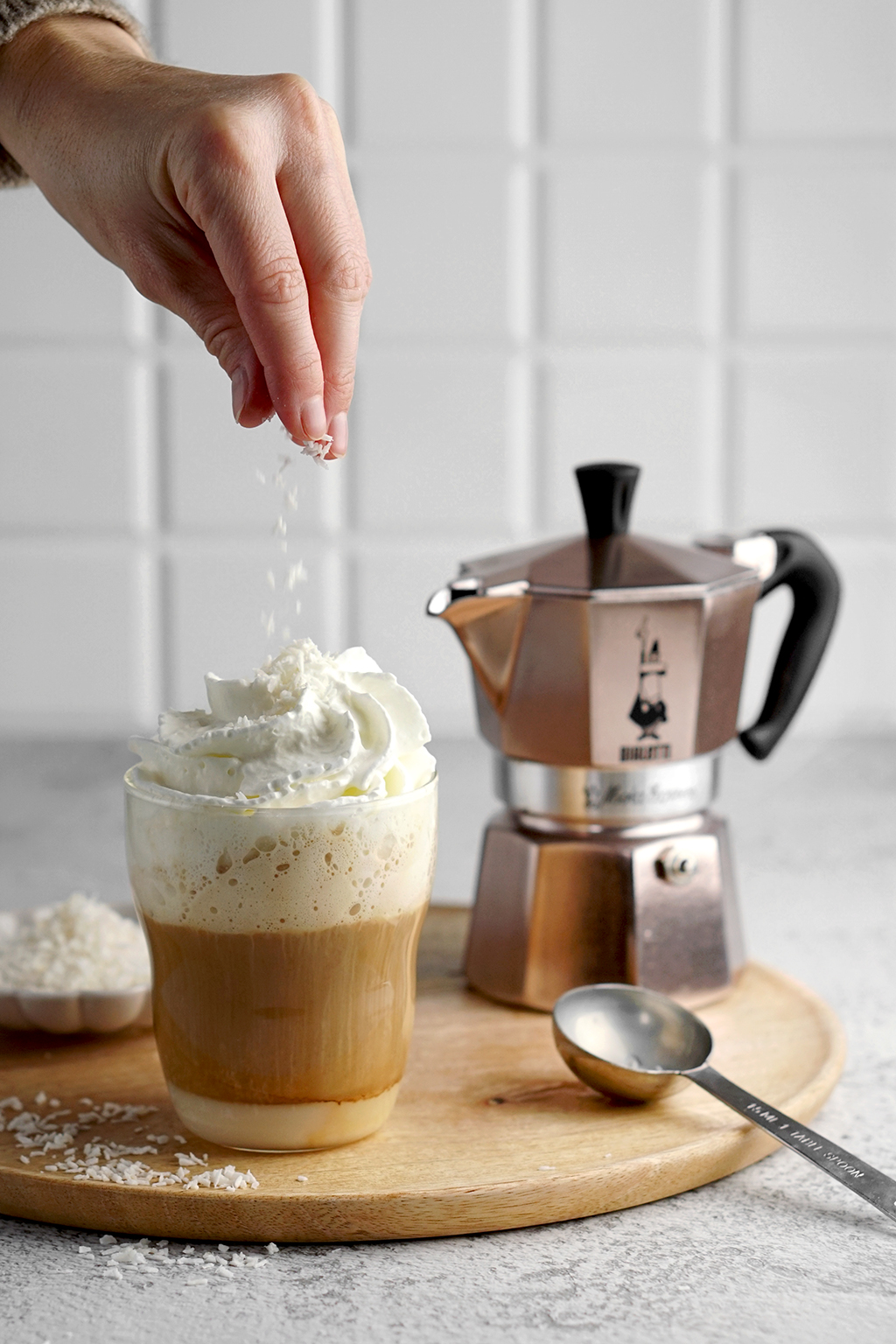 kawa z likierem kokosowym