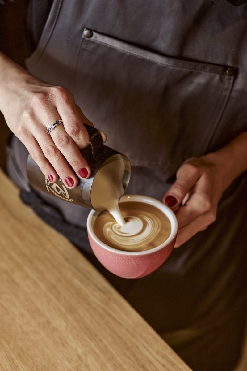 preparing flat white milk 