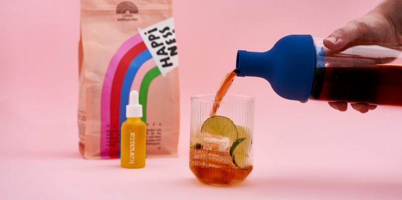 Przeciwieństwa się przyciągają! Przepis na kawowe cold brew z CBD od Kanaste