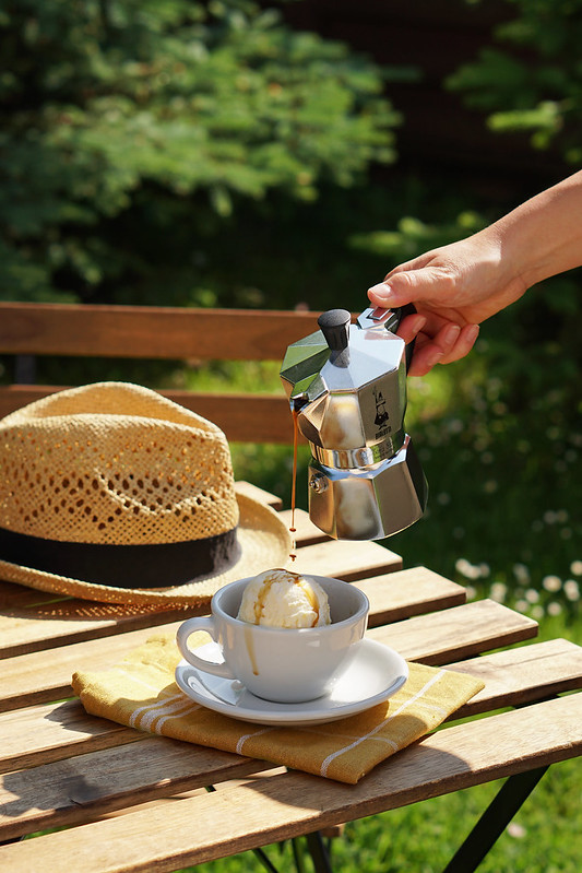 Kawa z lodami migdałowymi