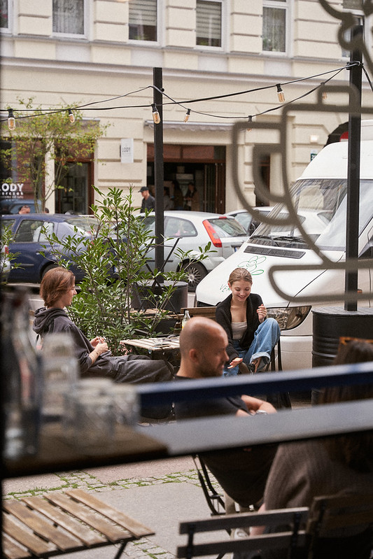 Ludzie pijący kawę