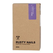Rusty Nails Kenya Kirinyaga Kiangoi AB Washed FIL 250g, kawa ziarnista (outlet)